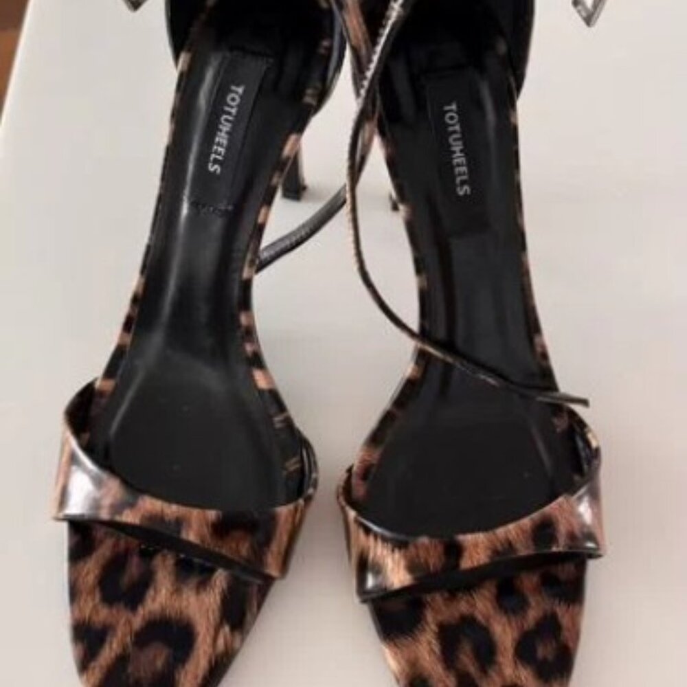 Women's shoes